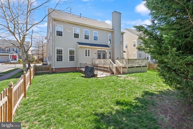 22879 COURTLAND PARK DR, Brambleton, VA 20148