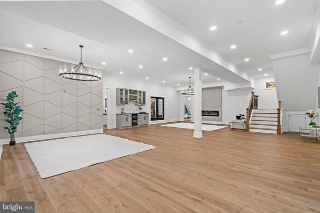 811 SLIGO CREEK PKWY, Takoma Park, MD 20912