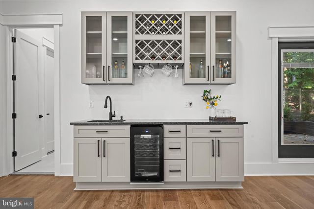 811 SLIGO CREEK PKWY, Takoma Park, MD 20912