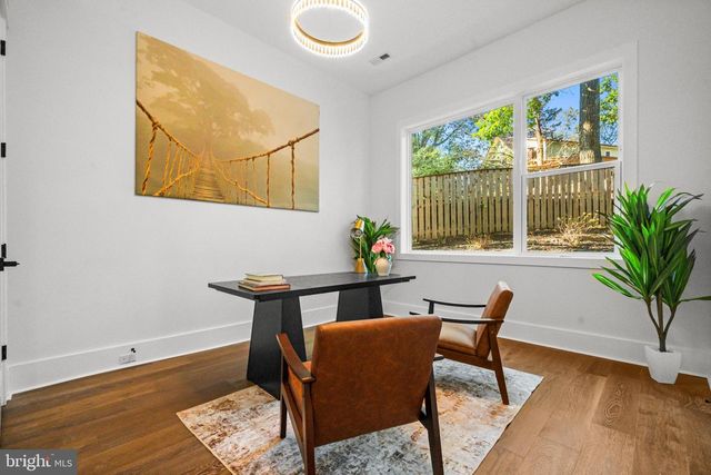 811 SLIGO CREEK PKWY, Takoma Park, MD 20912