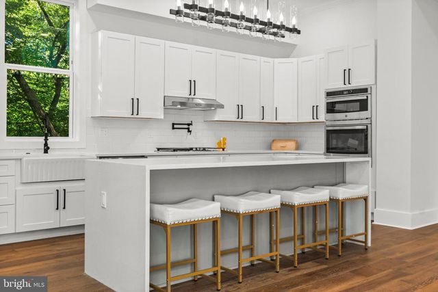 811 SLIGO CREEK PKWY, Takoma Park, MD 20912