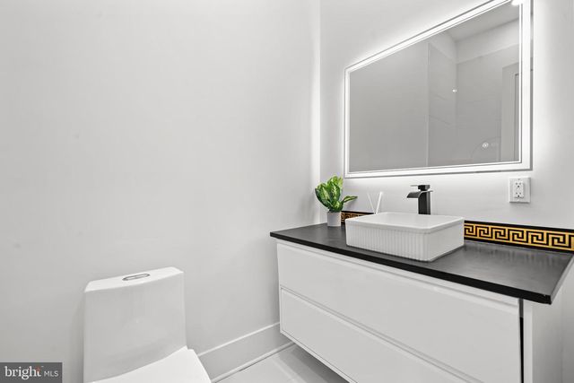 811 SLIGO CREEK PKWY, Takoma Park, MD 20912