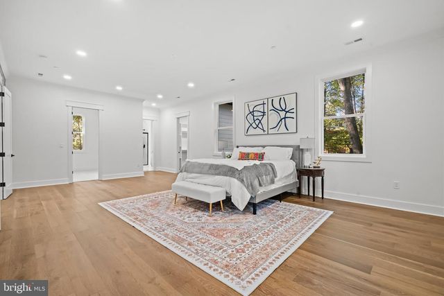 811 SLIGO CREEK PKWY, Takoma Park, MD 20912