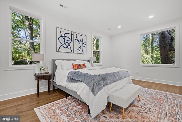 811 SLIGO CREEK PKWY, Takoma Park, MD 20912