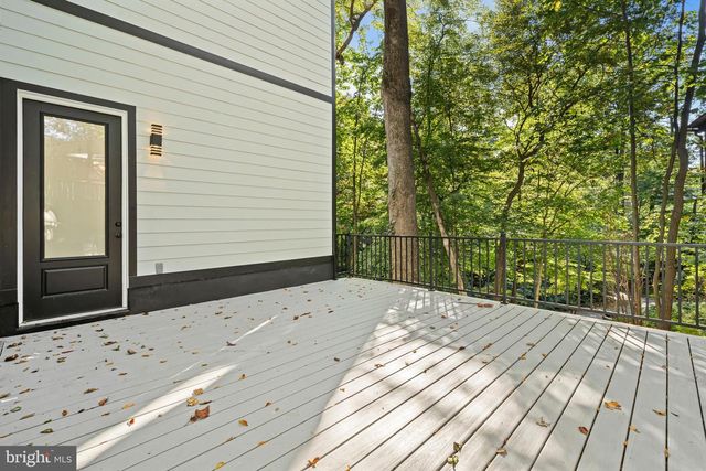 811 SLIGO CREEK PKWY, Takoma Park, MD 20912