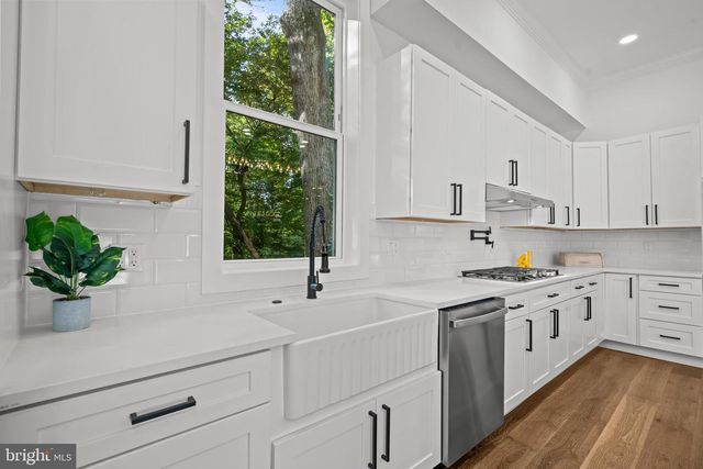 811 SLIGO CREEK PKWY, Takoma Park, MD 20912