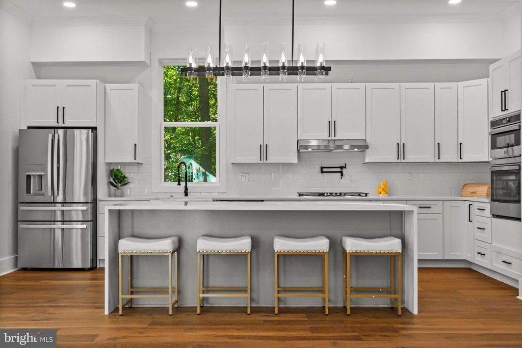 811 SLIGO CREEK PKWY, Takoma Park, MD 20912