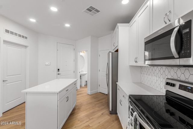 2511 W QUEEN CREEK Road 374, Chandler, AZ 85248