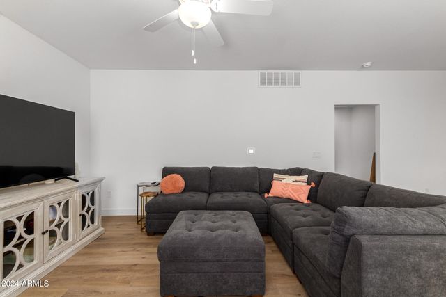 2511 W QUEEN CREEK Road 374, Chandler, AZ 85248