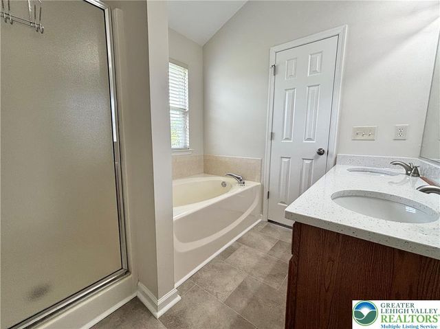 1537 Cambridge Drive, Macungie Boro, PA 18062