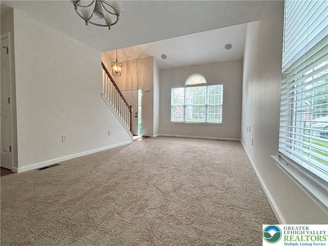 1537 Cambridge Drive, Macungie Boro, PA 18062