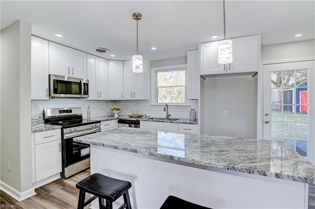 116 Rollingswood RD, Chesapeake, VA 23325