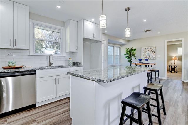 116 Rollingswood RD, Chesapeake, VA 23325