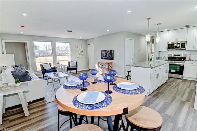 116 Rollingswood RD, Chesapeake, VA 23325