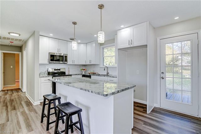 116 Rollingswood RD, Chesapeake, VA 23325