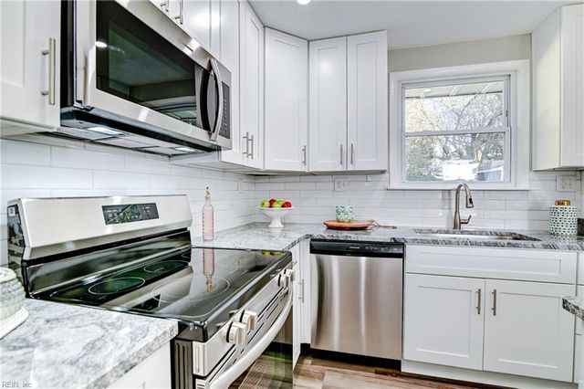 116 Rollingswood RD, Chesapeake, VA 23325