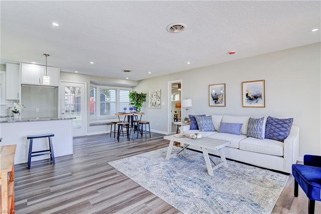 116 Rollingswood RD, Chesapeake, VA 23325