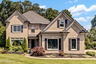 10 Rockingham Rd, Oak Ridge, TN 37830