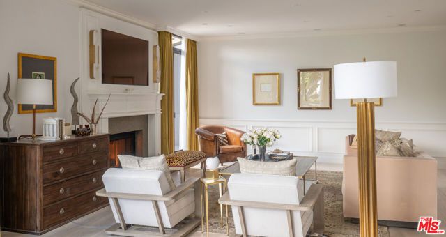 300 N Swall Drive 105, Beverly Hills, CA 90211