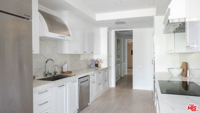 300 N Swall Drive 105, Beverly Hills, CA 90211