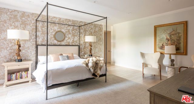 300 N Swall Drive 105, Beverly Hills, CA 90211