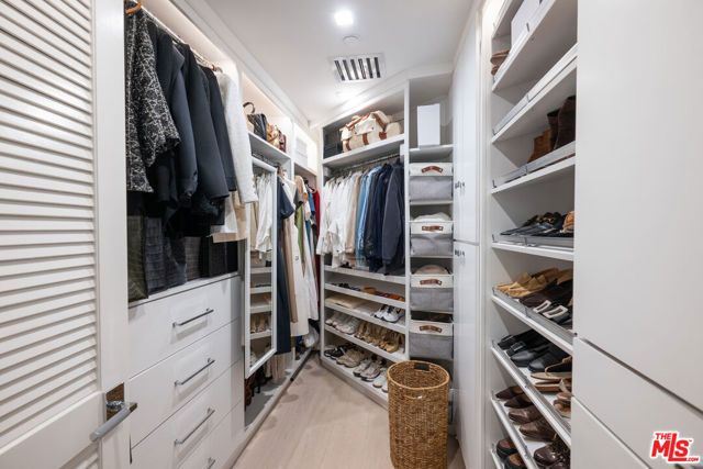 300 N Swall Drive 105, Beverly Hills, CA 90211