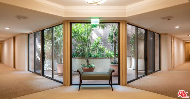300 N Swall Drive 105, Beverly Hills, CA 90211