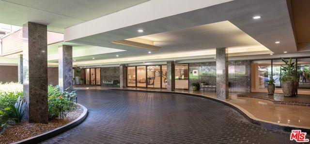 300 N Swall Drive 105, Beverly Hills, CA 90211