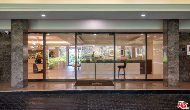 300 N Swall Drive 105, Beverly Hills, CA 90211