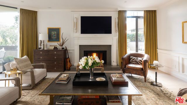 300 N Swall Drive 105, Beverly Hills, CA 90211
