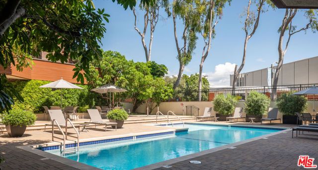 300 N Swall Drive 105, Beverly Hills, CA 90211