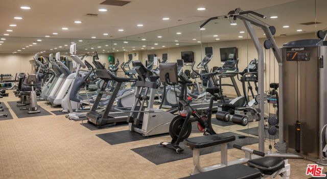 300 N Swall Drive 105, Beverly Hills, CA 90211