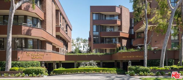 300 N Swall Drive 105, Beverly Hills, CA 90211