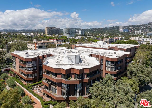 300 N Swall Drive 105, Beverly Hills, CA 90211