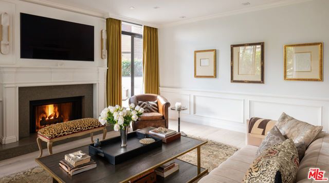 300 N Swall Drive 105, Beverly Hills, CA 90211