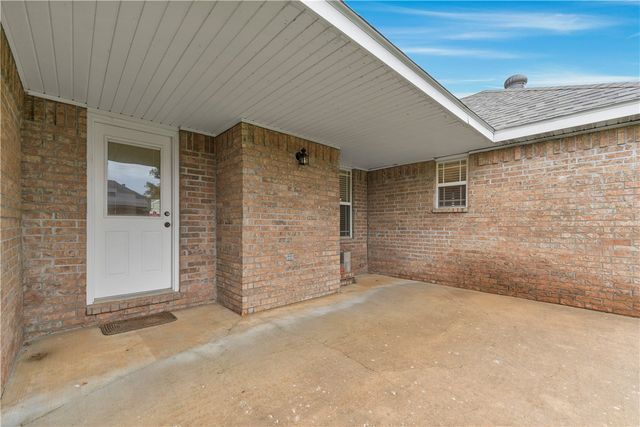 832 Palisades Avenue, Springdale, AR 72764