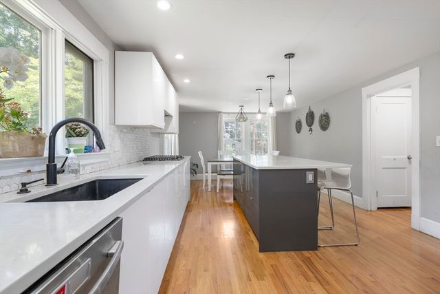 665 S Main St, Sharon, MA 02067