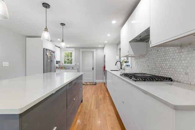 665 S Main St, Sharon, MA 02067