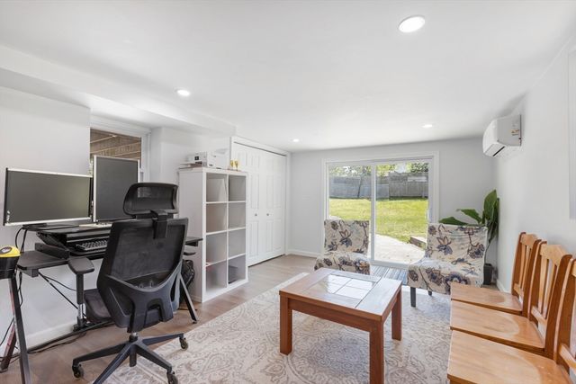 665 S Main St, Sharon, MA 02067