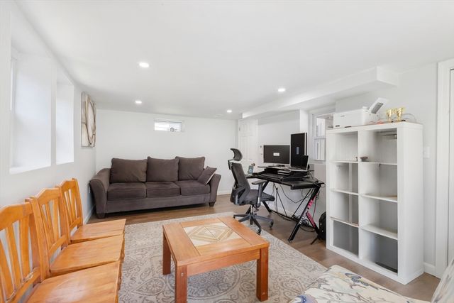 665 S Main St, Sharon, MA 02067