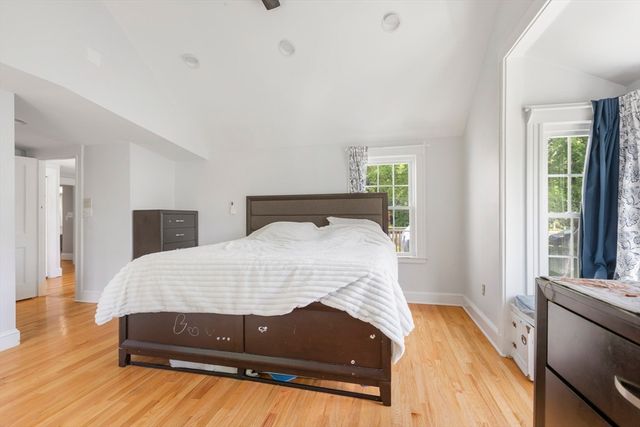 665 S Main St, Sharon, MA 02067