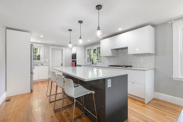 665 S Main St, Sharon, MA 02067