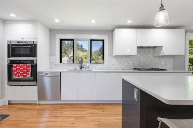 665 S Main St, Sharon, MA 02067