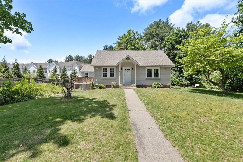 665 S Main St, Sharon, MA 02067