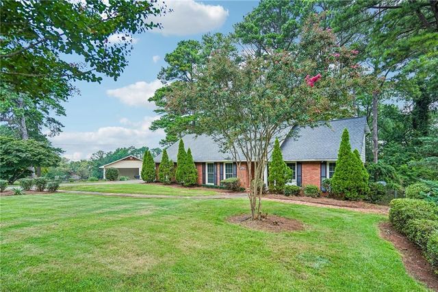2615 Skyline Drive, Atlanta, GA 30337