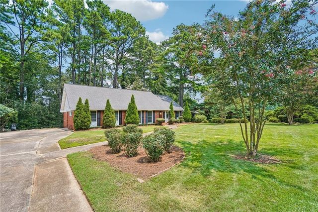 2615 Skyline Drive, Atlanta, GA 30337