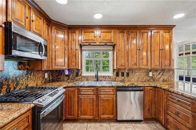 2615 Skyline Drive, Atlanta, GA 30337