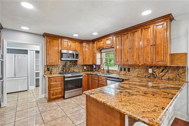 2615 Skyline Drive, Atlanta, GA 30337