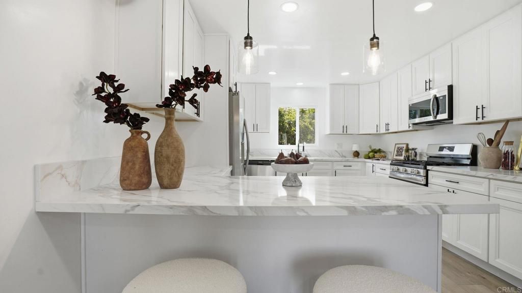 Image 10 of property listing at 336 Los Angeles Place, San Diego, CA 92114