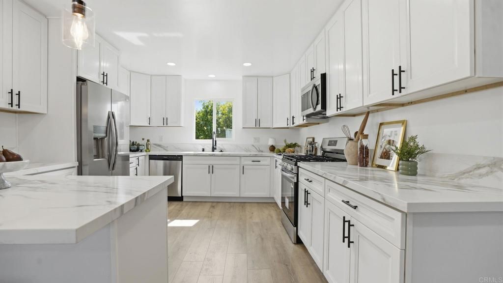 Image 11 of property listing at 336 Los Angeles Place, San Diego, CA 92114